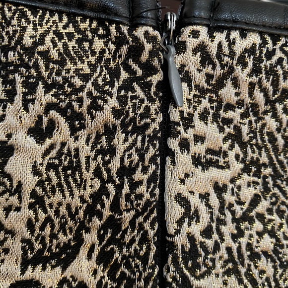 Leather pretty gold sparkle ✨ and black skirt - Picture 3 of 7